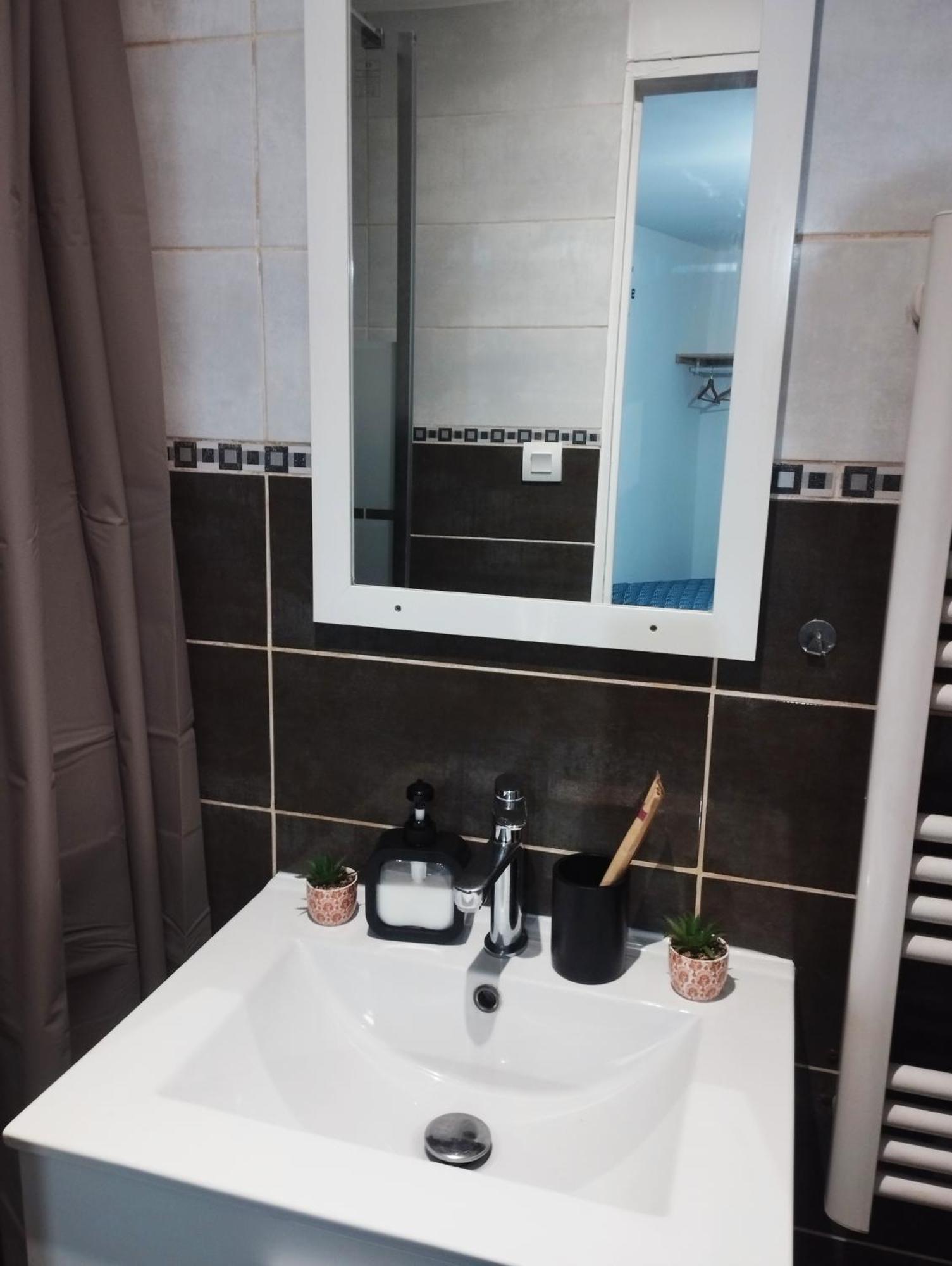 Appartement Avec Cour Plein Centre Foix Luaran gambar
