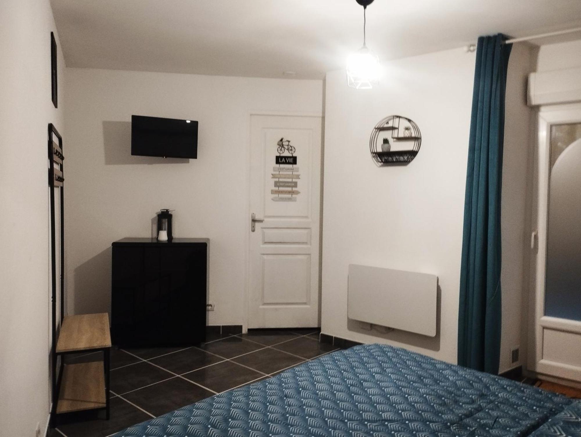 Appartement Avec Cour Plein Centre Foix Luaran gambar